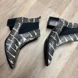 Nine West Honor Womens US 7M Chelsea Boots Black White Snakeskin Leather Bootie